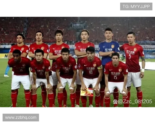 广州足球队的战术控制与球队发展现状深度分析 广州足球队的战术控制与球队发展现状深度分析