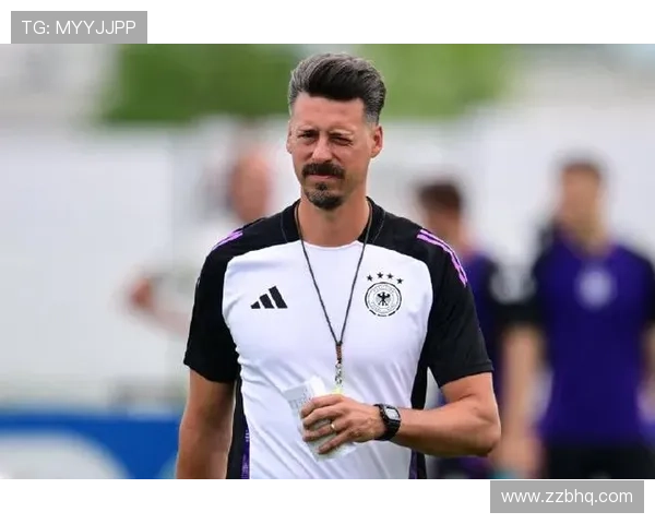 欧洲足球明星的日常生活瞬间揭秘与背后的故事分享